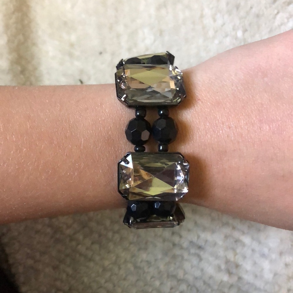 Black diamond color stretch bracelet